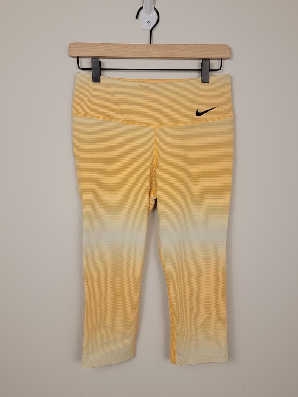 Nike Dri-FIT Yellow Ombre Striped Capri Cropped Leggings Medium